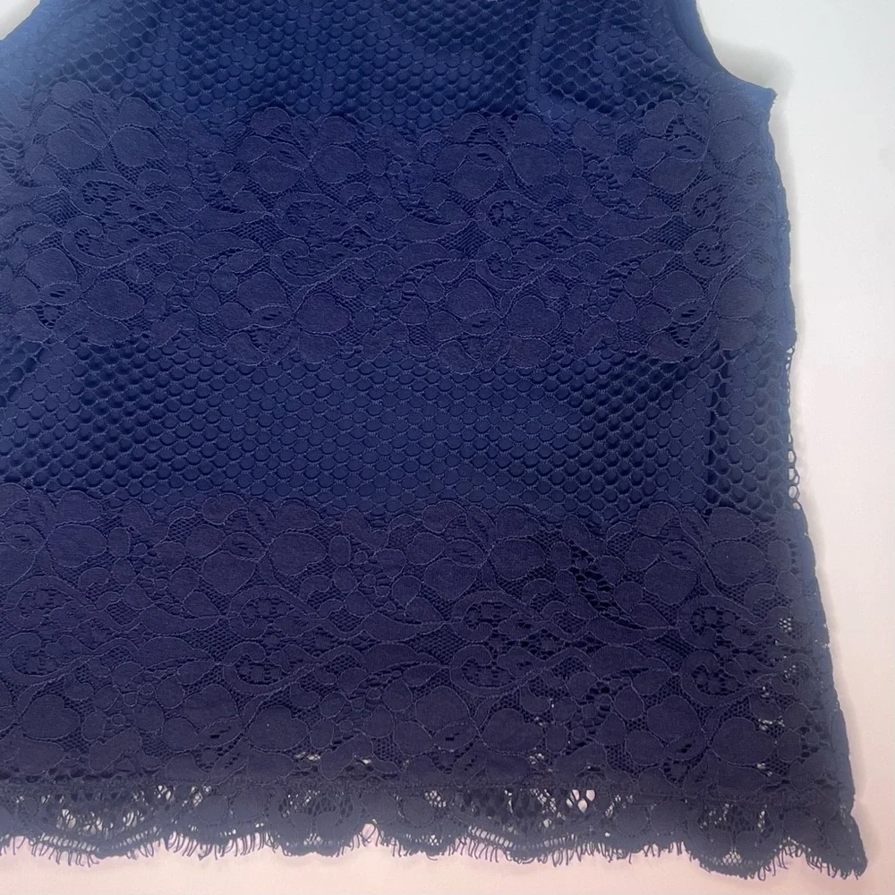 LOFT Lace Overlay Scalloped Hem Sleeveless Lined Navy Blue Top Blouse Size XXSP‎
